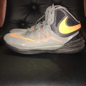 Men’s Nike sneakers